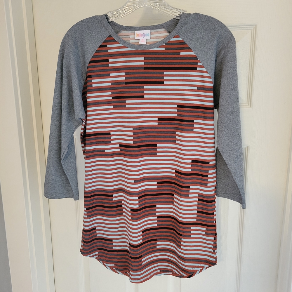 LuLaRoe Randy 3/4 Sleeve Raglan Top - Brown and Gray geometric